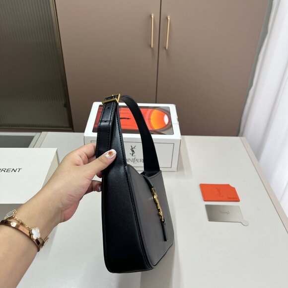 YSL LE 5 À 7 HOBO BAG IN SMOOTH LEATHER NOIR - Picture 2 of 9